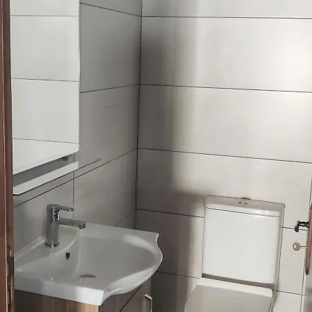Petrolithos Traditional Daire Agros