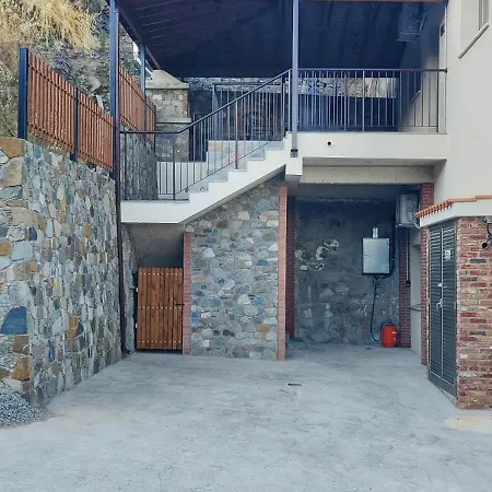 Petrolithos Traditional Daire Agros
