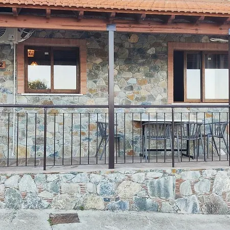 Petrolithos Traditional Daire